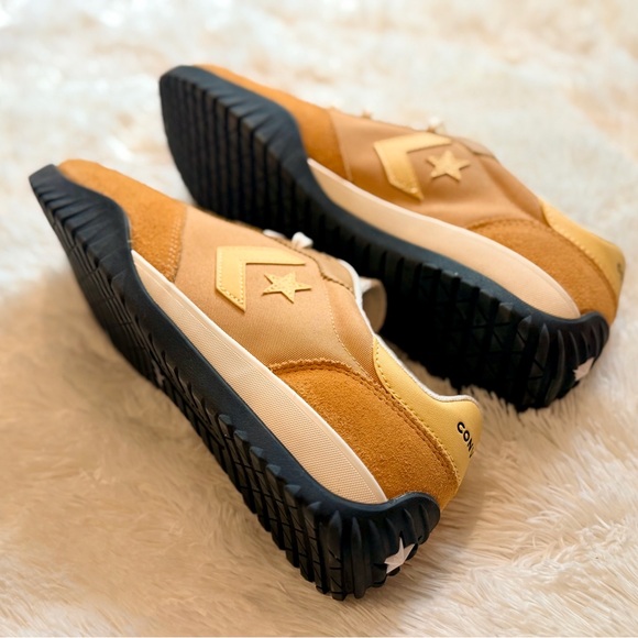 Converse Run Star Trainer sneakers in the "Retro Sport - Sandy Shore" colorway - Picture 7 of 11